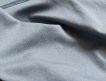 Vnitřní/vnější povrch a struktura materiálu u trika SolarFlex® v modro-stříbrné barvě - velice praktická barva např. při pro lovu na moři, kde lovec pro rybu splyne s modrou oblohou.